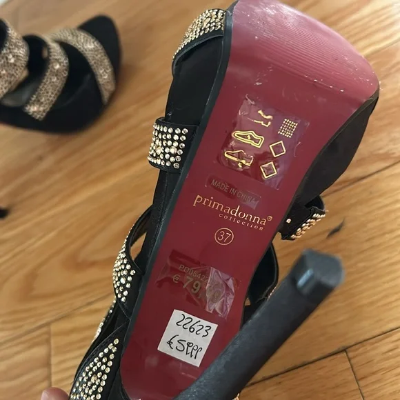 Red Bottom Heels - Picture 5 of 7